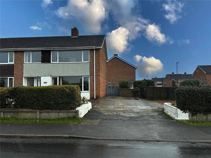3 Bedroom End Of Terrace House For Sale In Oak Grove, Northallerton, North Yorkshire, DL6