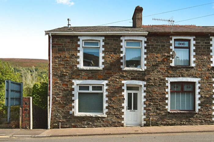 3 Bedroom End Of Terrace House For Sale In Aberdare Road, Mountain Ash, CF45