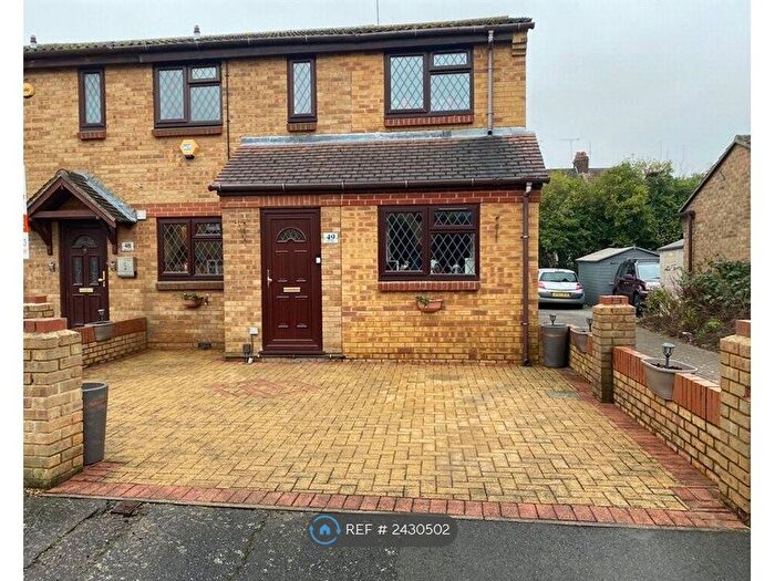 3 Bedroom End Of Terrace House To Rent In Gade Close, Hayes, UB3