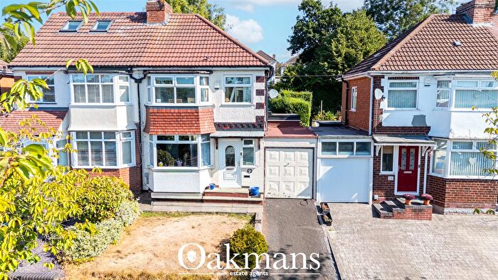 3 Bedroom Semi Detached House For Sale In Elm Croft, Oldbury, B68