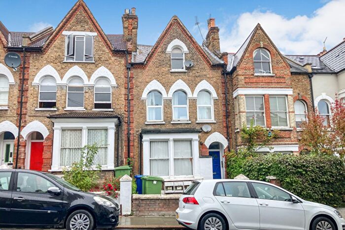 2 Bedroom Flat For Sale In Grove Hill Road, London, SE5