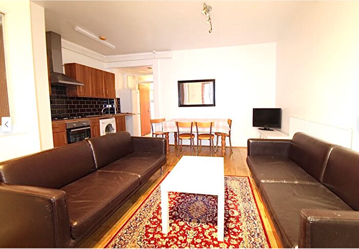 2 Bedroom Maisonette To Rent In Pinner Road, North Harrow, HA1
