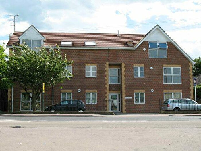 2 Bedroom Apartment To Rent In Cardington Road, Bedford, MK42