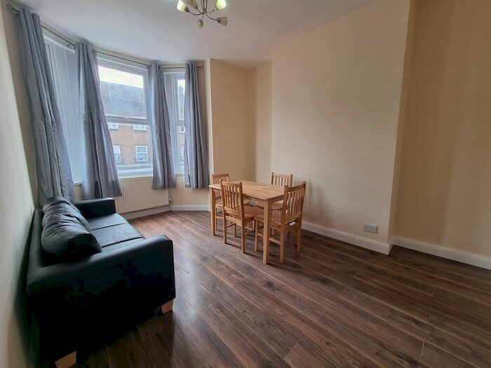 2 Bedroom Flat To Rent In Plashet Grove, East Ham, E6