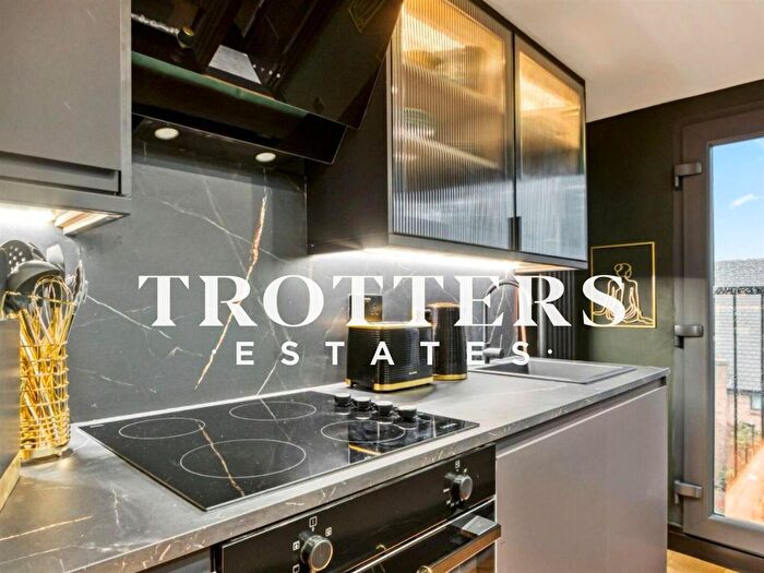 1 Bedroom Terraced House To Rent In Tollgate Road, London, E6
