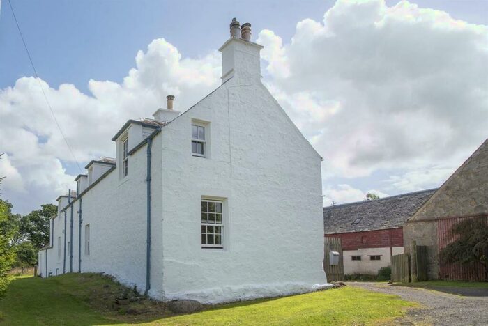 4 Bedroom Detached House To Rent In Aitkenhead Farmhouse, Forestmill, FK10