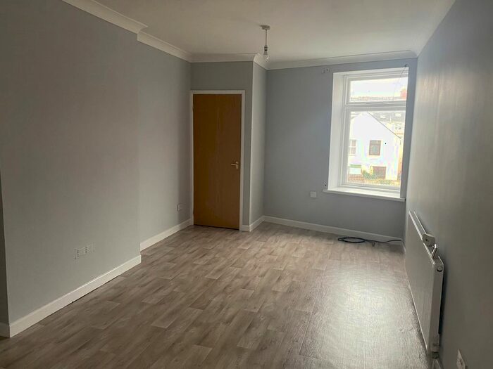 2 Bedroom Flat To Rent In John Street, Porthcawl, CF36