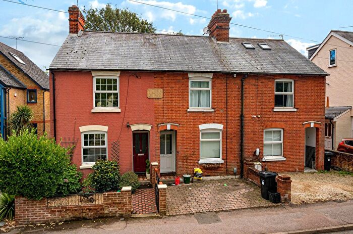 2 Bedroom End Of Terrace House For Sale In London Road, Wokingham, Berkshire, RG40