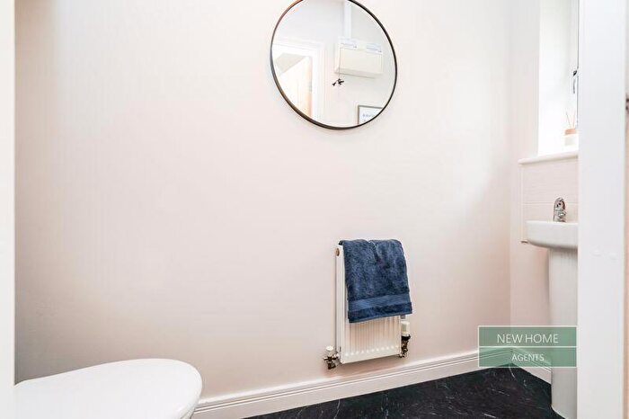 3 Bedroom Detached House For Sale In Runnymede Lane, Kingswood, Hull, HU7