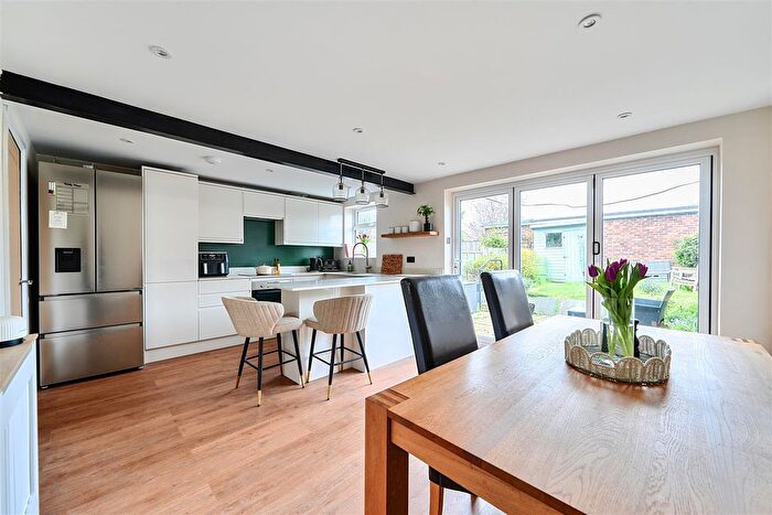 3 Bedroom Semi-Detached House For Sale In Rowan Close, Portslade, Brighton, BN41