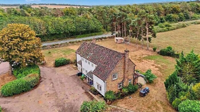 5 Bedroom Detached House For Sale In Dullingham Road, Newmarket, CB8