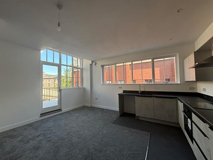1 Bedroom Apartment To Rent In Chapel Lane, Hull, HU1