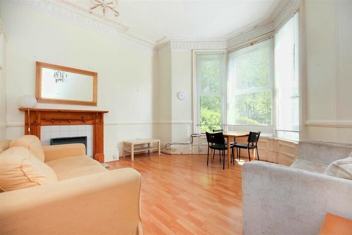 4 Bedroom Flat To Rent In Eslington Terrace, Jesmond, Newcastle Upon Tyne NE2