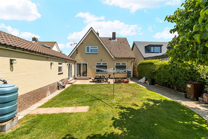 4 Bedroom Detached House For Sale In Willingdon Road, Eastbourne, BN21