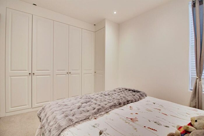 1 Bedroom Apartment For Sale In Stonehills, Welwyn Garden City, AL8