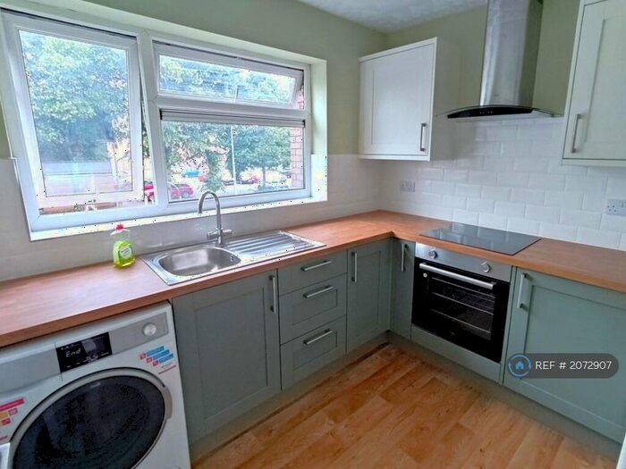 1 Bedroom Flat To Rent In South Morgan Pl (Wellington St), Cardiff, CF11