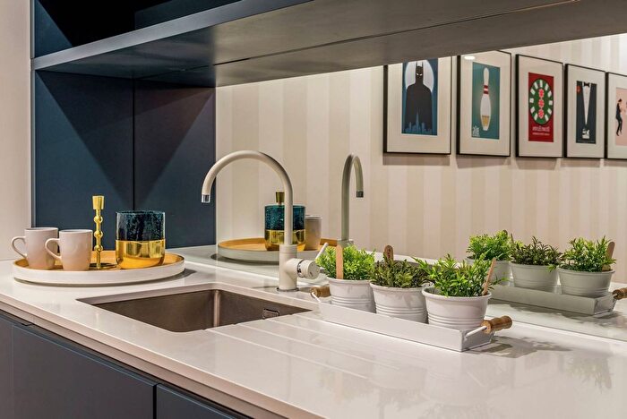 1 Bedroom Flat For Sale In The Bouchon, Silk District, Whitechapel, London, E1