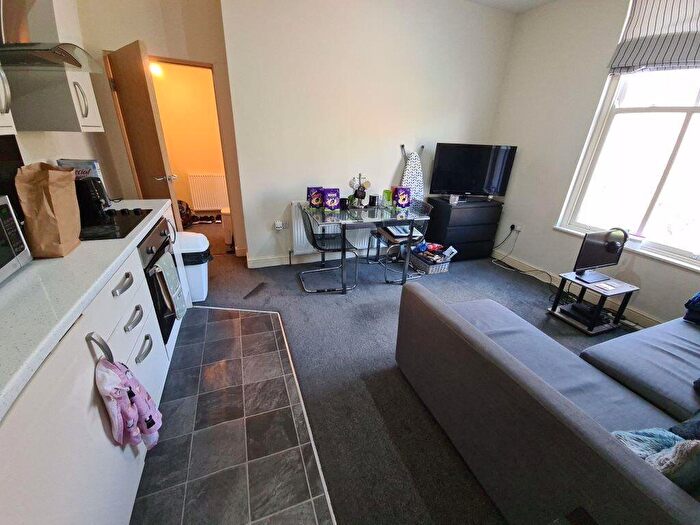 2 Bedroom House To Rent In Hanover Square, Leeds, LS3