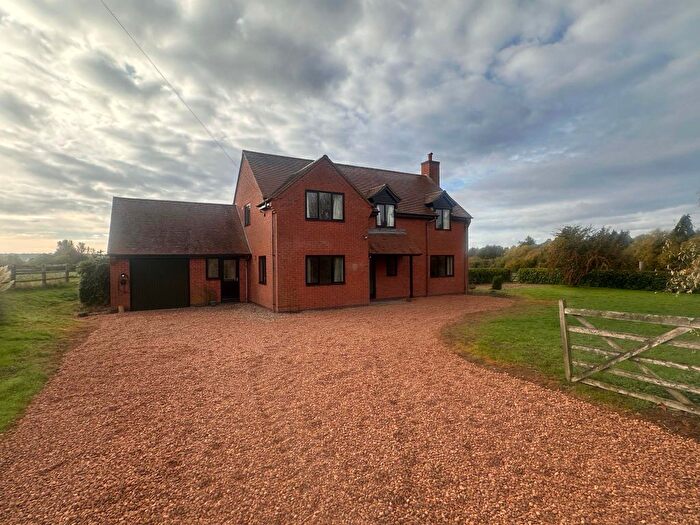 4 Bedroom Detached House To Rent In Stratford Road, Wootton Wawen, B95