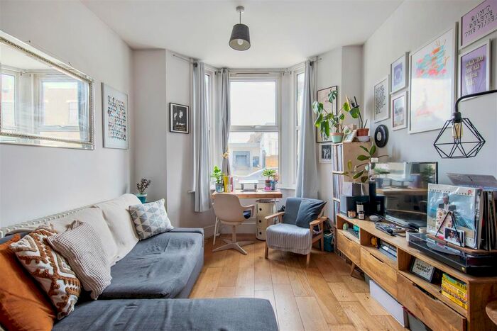 1 Bedroom Flat To Rent In Carisbrooke Road, Walthamstow, E17