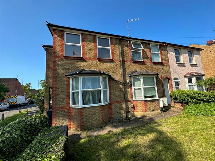 1 Bedroom Maisonette To Rent In Gammons Lane, Watford, WD24