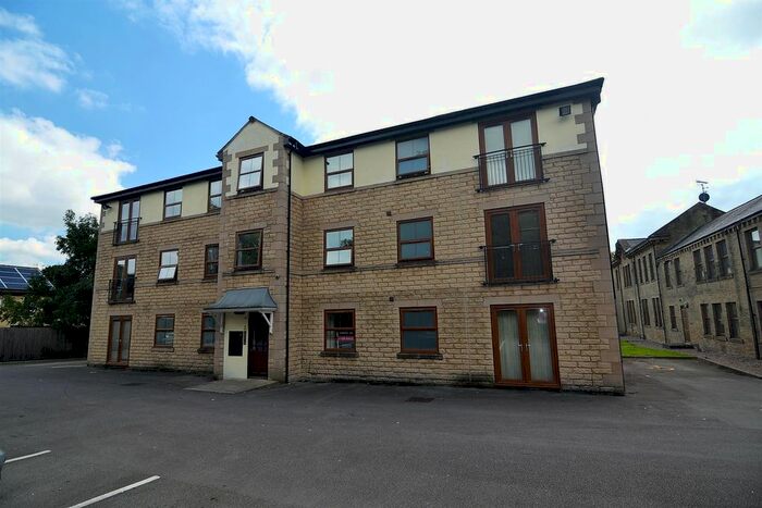 1 Bedroom Flat To Rent In Peregrine Way, Clayton Heights, Bradford, BD6