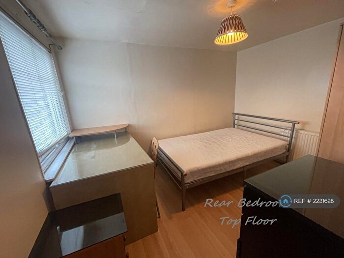 5 Bedroom Terraced House To Rent In Whitby Rd, Manchester, M14