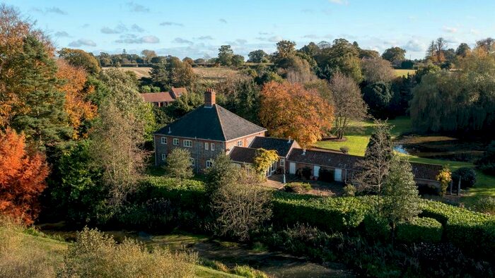4 Bedroom Detached House To Rent In The Street, Belaugh, Norwich, Norfolk, NR12