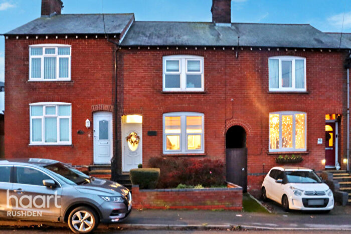 3 Bedroom Terraced House For Sale In Station Road, Wellingborough, NN29