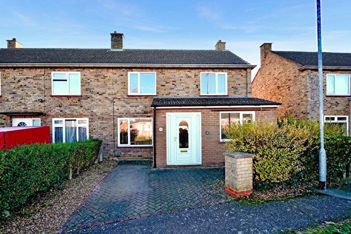 3 Bedroom Semi Detached House For Sale In Queens Drive, Huntingdon, PE29