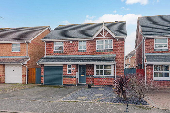4 Bedroom Detached House For Sale In Alexandra Road, Southend-on-sea, SS3