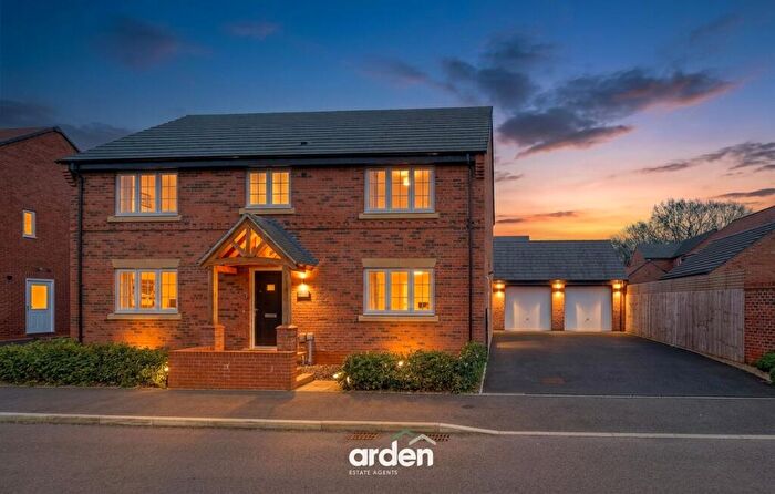 4 Bedroom Detached House For Sale In Pastures Drive, Tidbury Green, B90