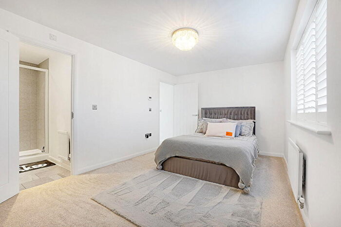 2 Bedroom Apartment For Sale In Walter House, Peters Village, Wouldham, ME1