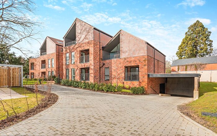 2 Bedroom Flat To Rent In Hills Road, Cambridge, Cambridgeshire, CB2