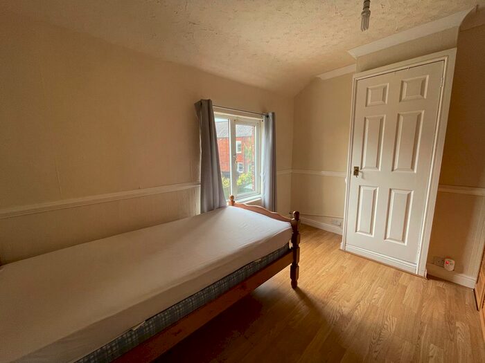 2 Bedroom Semi Detached House For Sale In Queens Drive, Ossett WF5