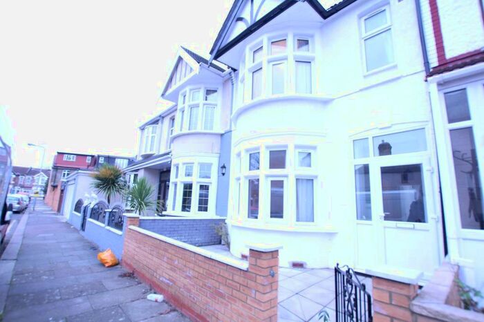 4 Bedroom Terraced House To Rent In Dunedin Road, Ilford, London, IG1