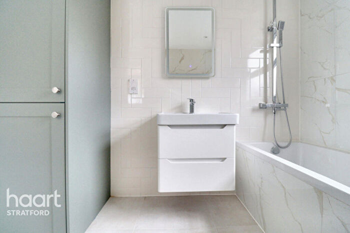 3 Bedroom Terraced House For Sale In Geere Road, Stratford, E15