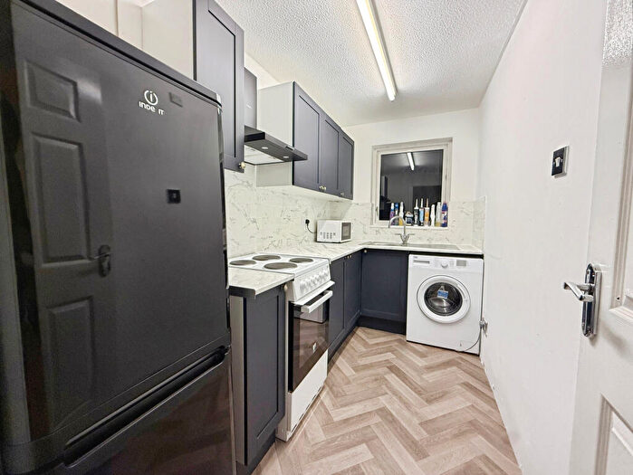 3 Bedroom Flat To Rent In Flat, Bakers Hill, London, E5