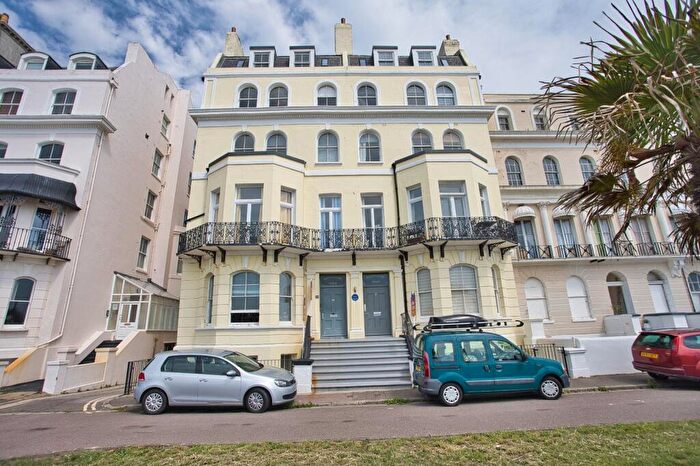 2 Bedroom Flat For Sale In Marine Parade, Folkestone, Kent, CT20