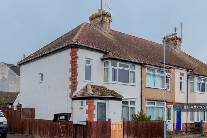 3 Bedroom Semi-Detached House To Rent In Marmora Road, Cambridge, CB1