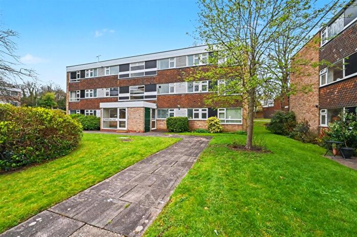 2 Bedroom Apartment For Sale In Malmesbury Park, Edgbaston, Birmingham, B15