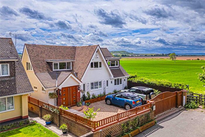 4 Bedroom Detached House For Sale In Church Lane, Eaton Bray, Central Bedfordshire, LU6