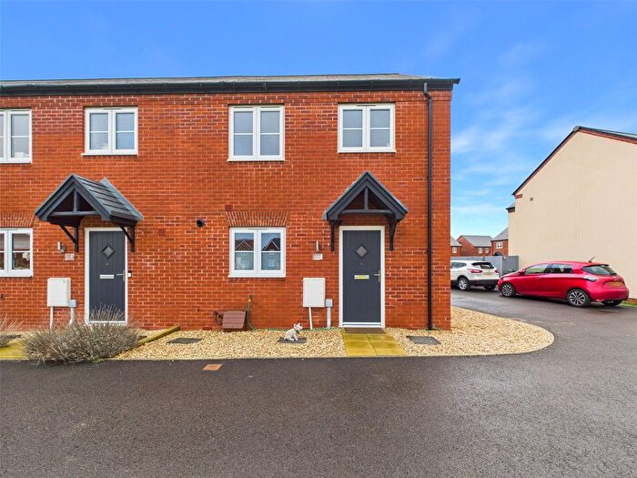 3 Bedroom End Terrace House For Sale In Porthill Close, Twigworth, Gloucester, GL2