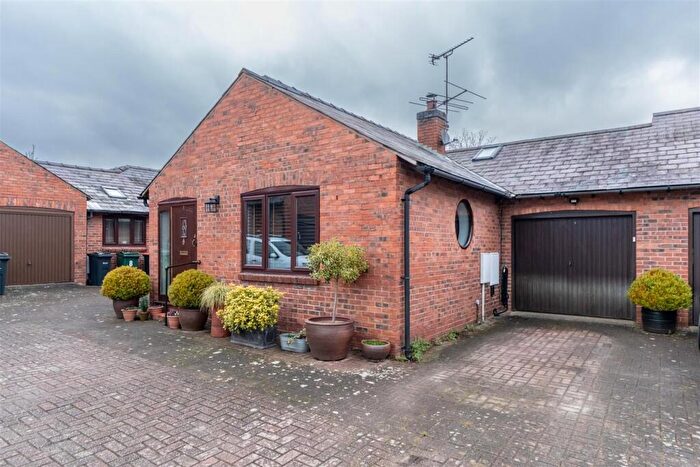 2 Bedroom Barn Conversion For Sale In Hallowsgate Court, Kelsall, CW6