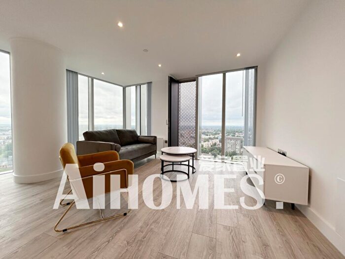 2 Bedroom Flat To Rent In The Blade, Manchester, M15