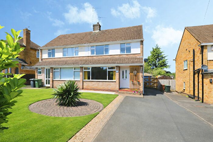 3 Bedroom Semi Detached House For Sale In Holmwood Avenue, Kidderminster, DY11
