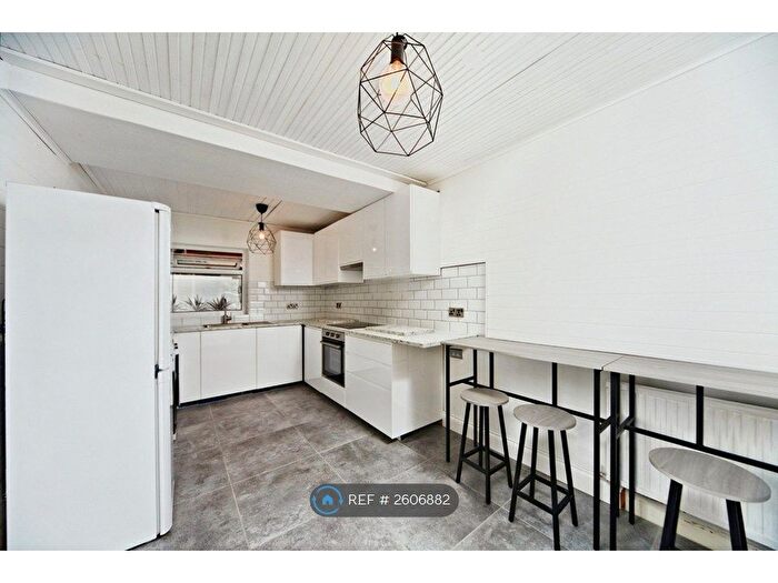 3 Bedroom Terraced House To Rent In Southbridge Road, Croydon, CR0