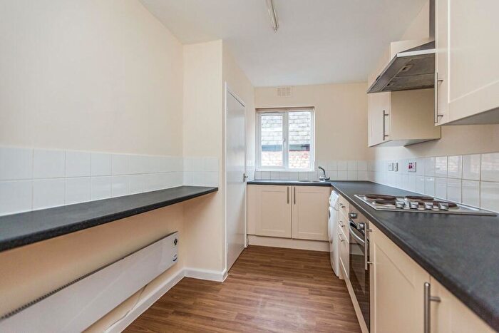 2 Bedroom Flat To Rent In High Street, Bromsgrove, Worcestershire, B61