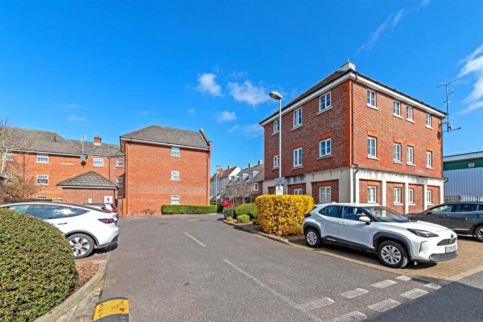 2 Bedroom Apartment For Sale In Centaurus Square, Curo Park Frogmore, St. Albans, AL2