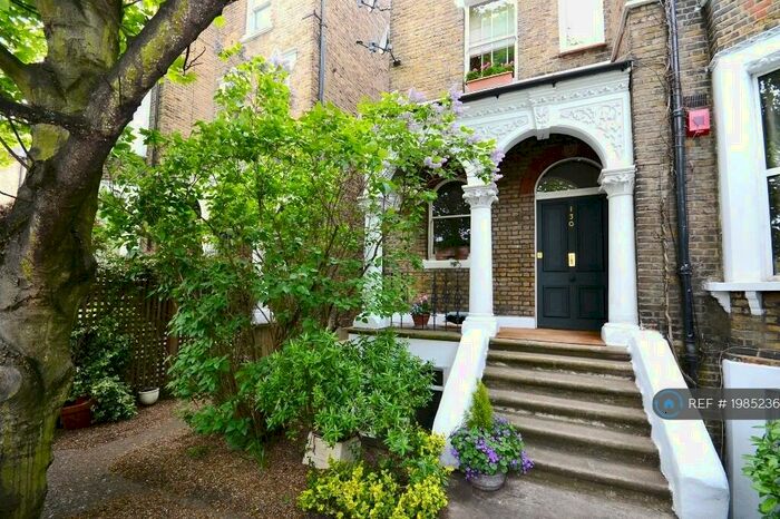 2 Bedroom Flat To Rent In Cavendish Road, Clapham South, SW12